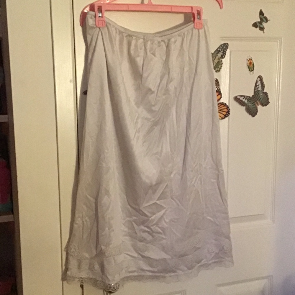 Elegant White Women's Skirt vintage